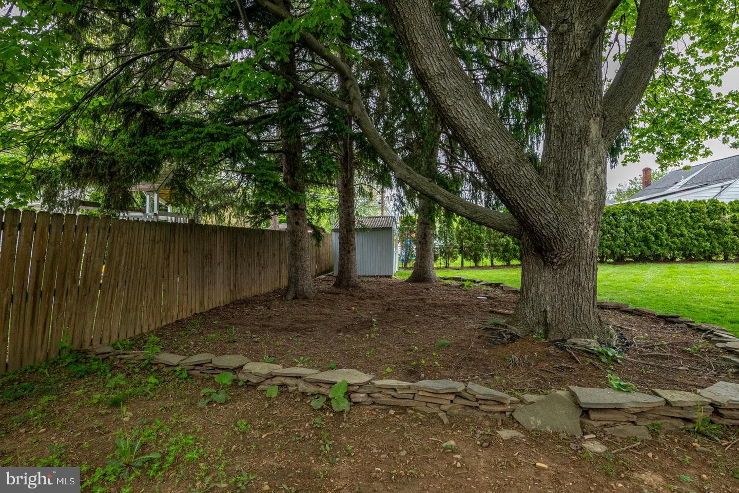 136 Bradley Avenue photo 27