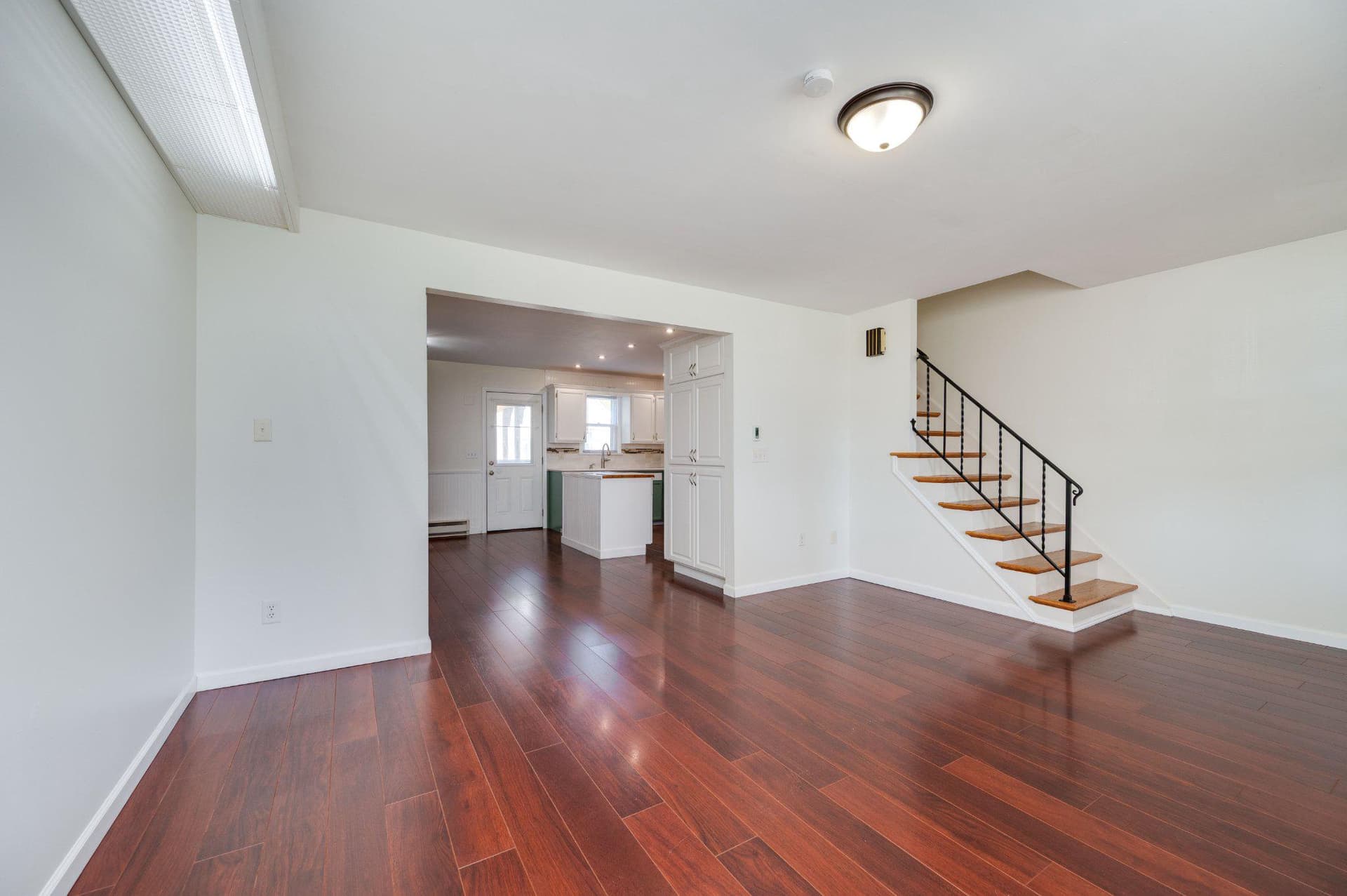 4 S Buttonwood Street photo 7
