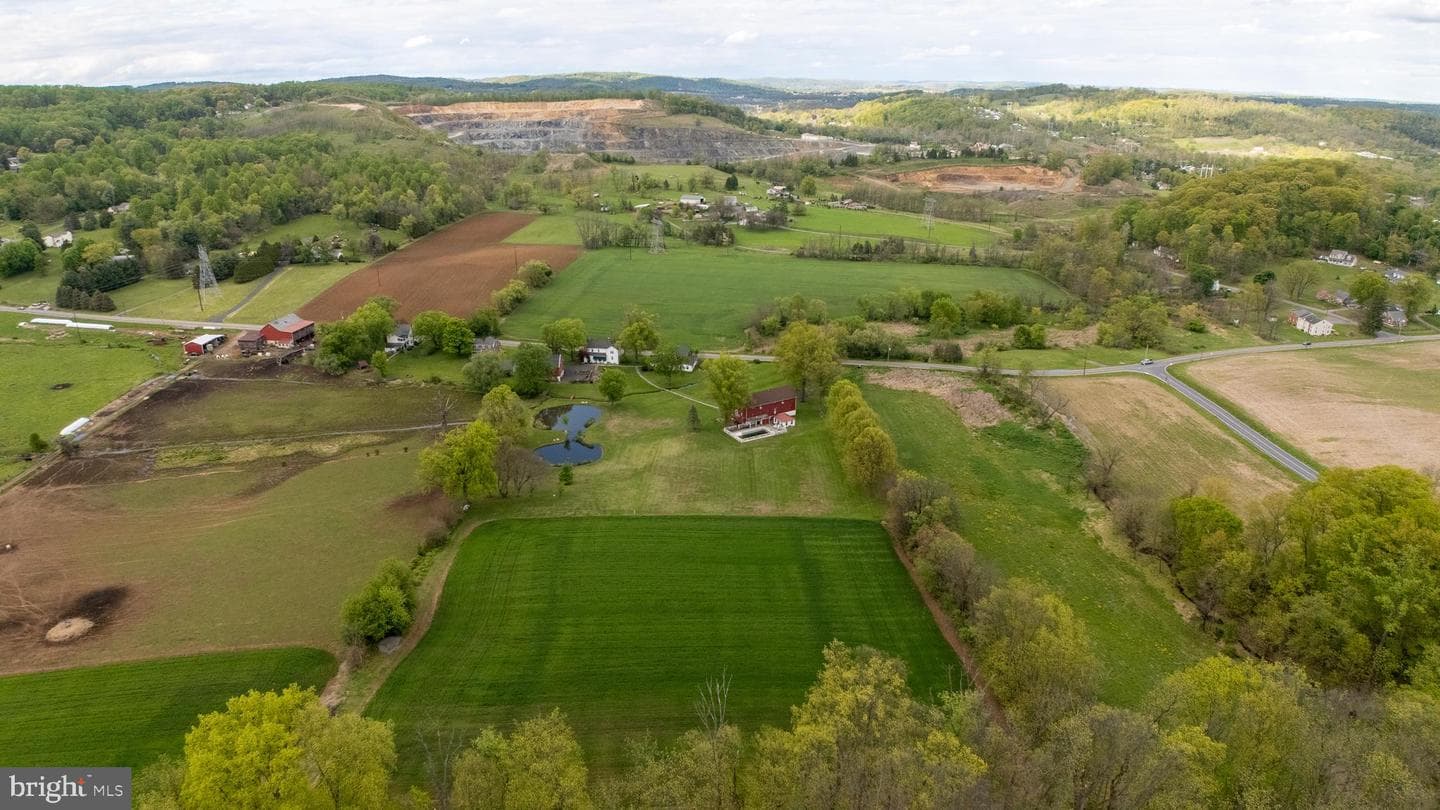 1283 Weisstown Road photo 24