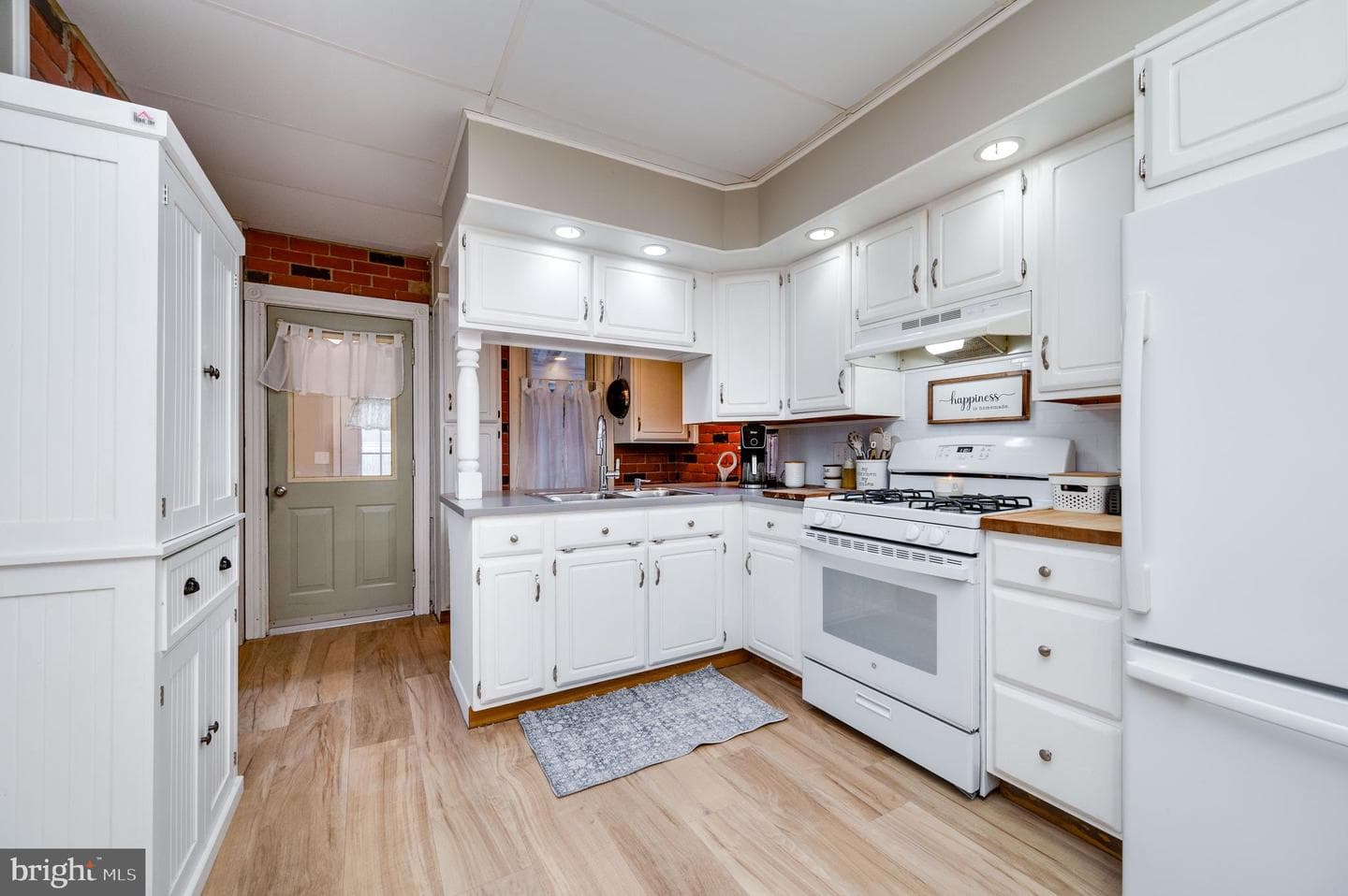 16 E Washington Street photo 17
