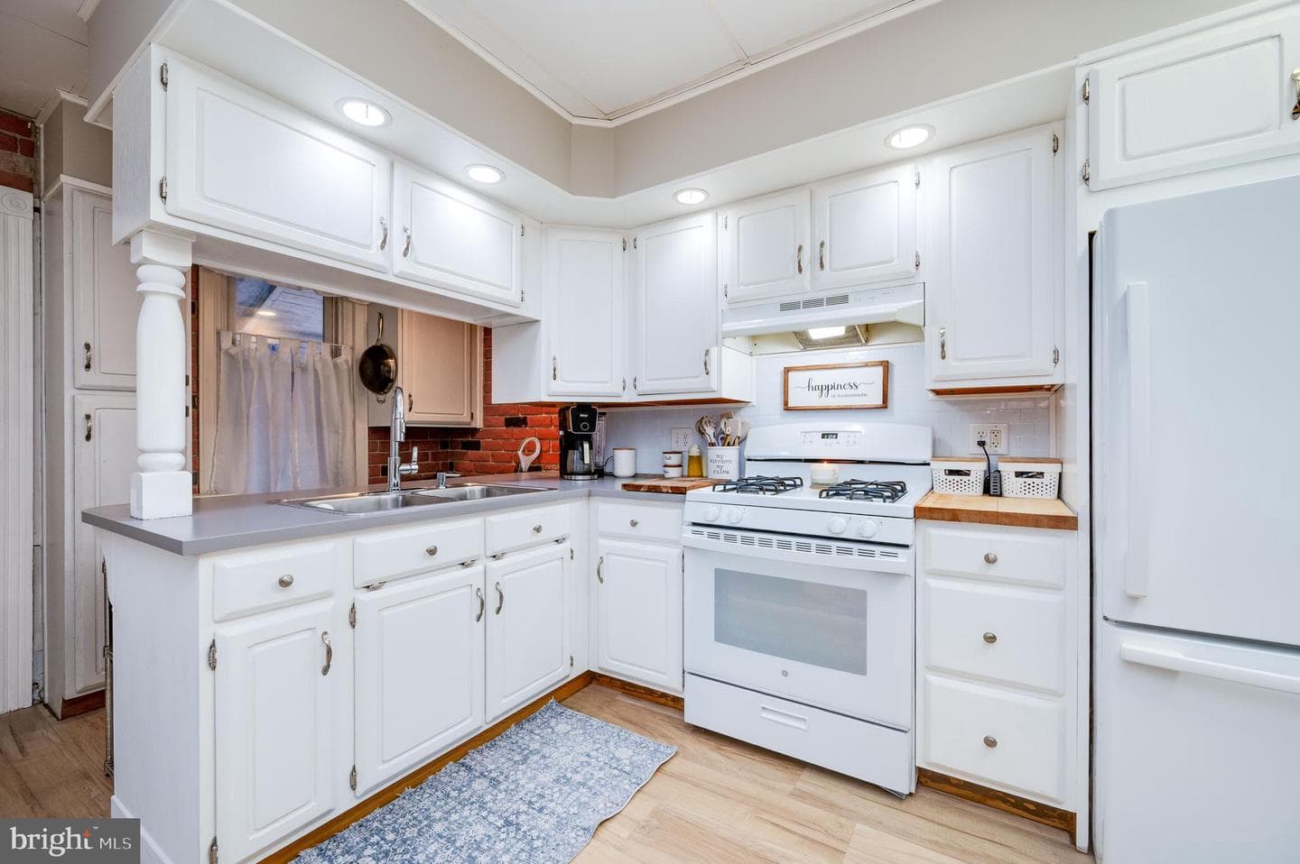 16 E Washington Street photo 18