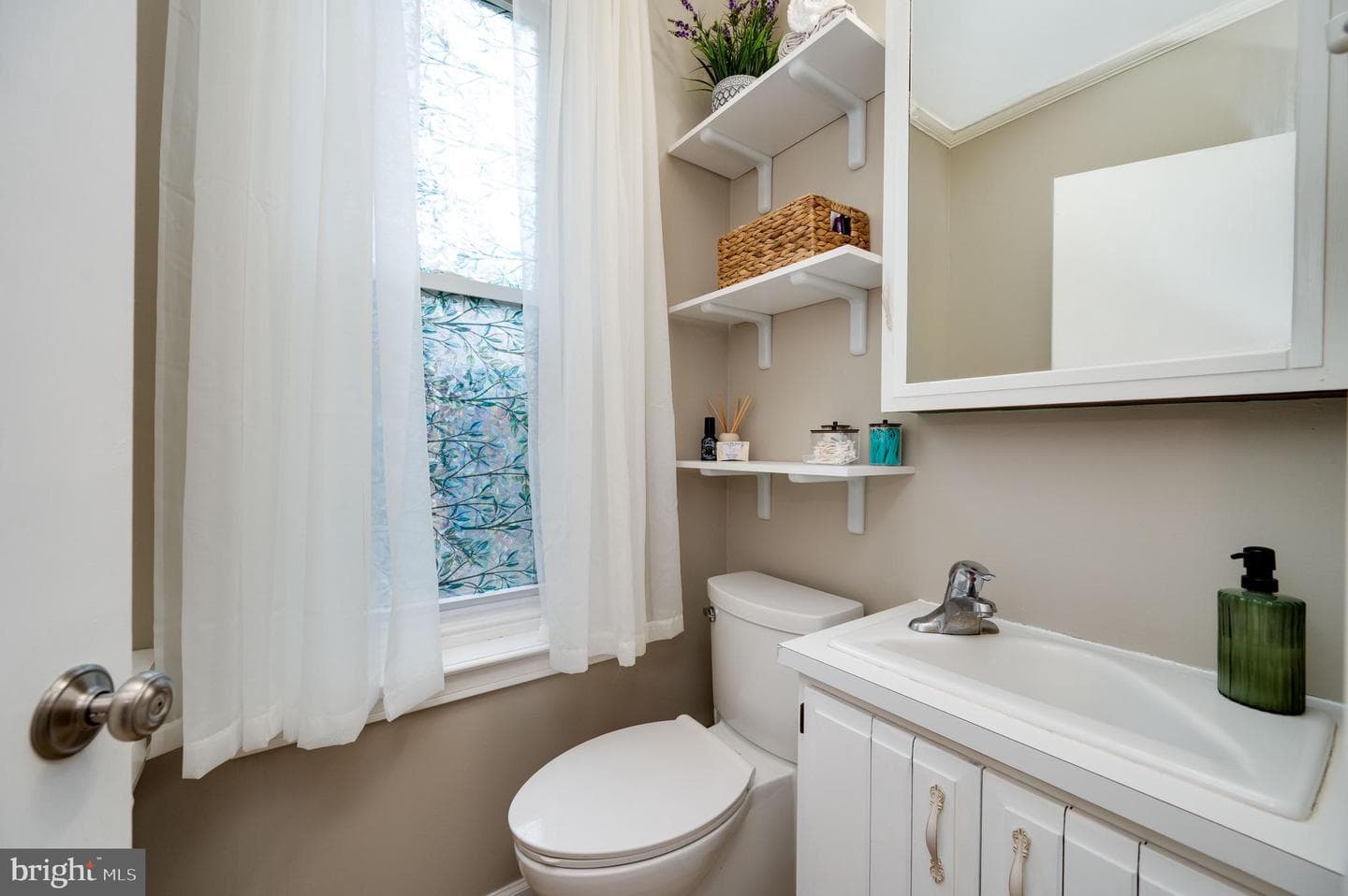 16 E Washington Street photo 22