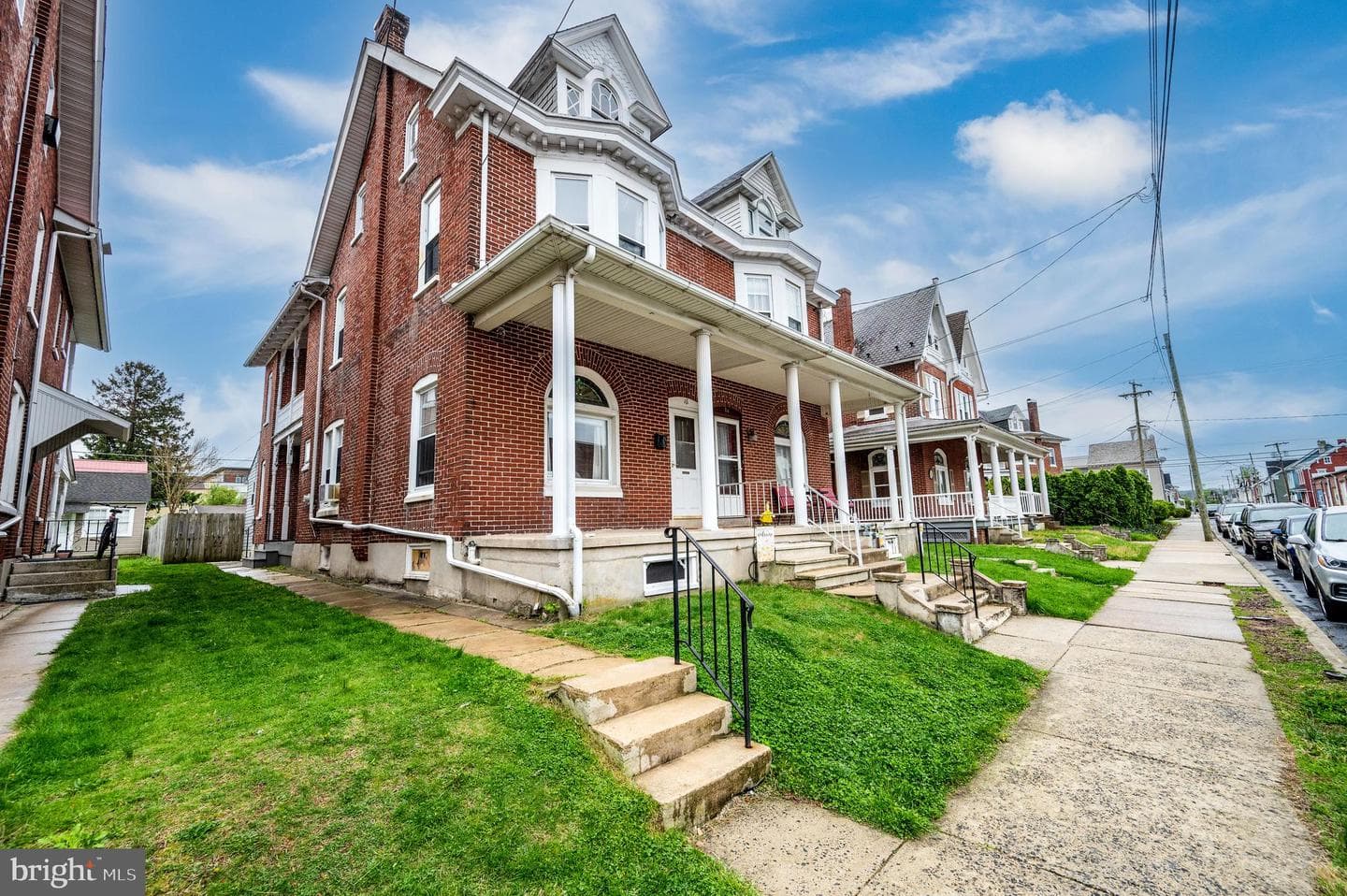 16 E Washington Street photo 3