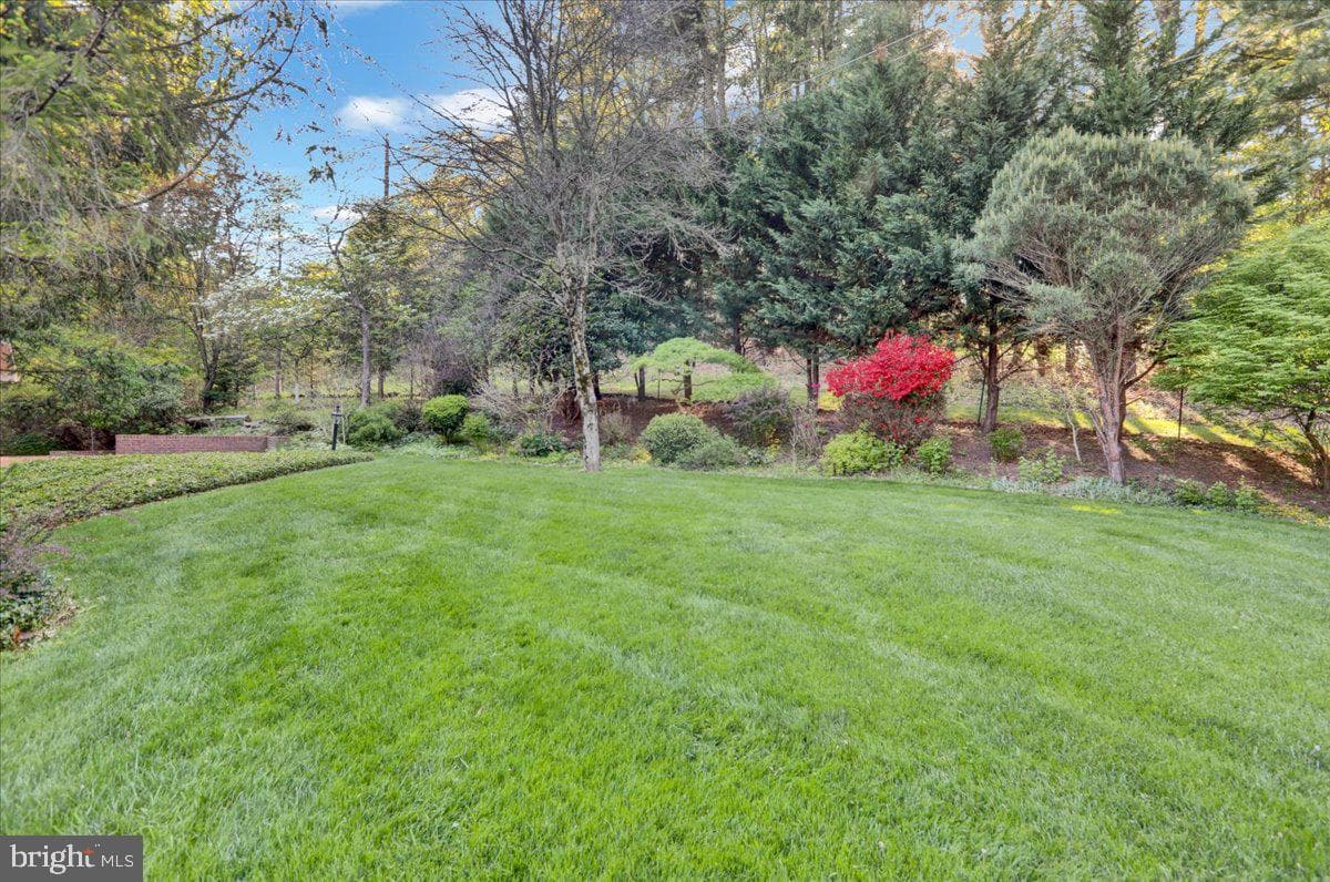 34 Hessian Boulevard photo 13