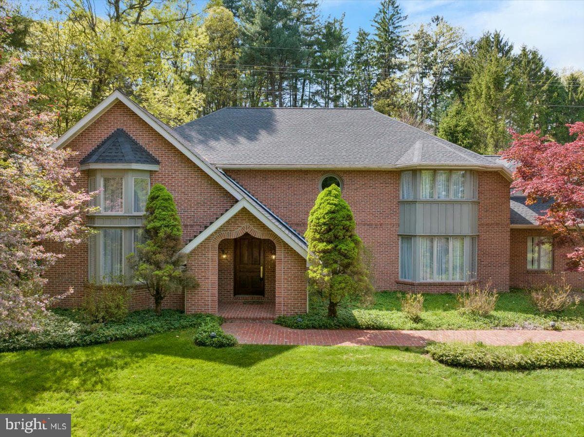 34 Hessian Boulevard photo 3
