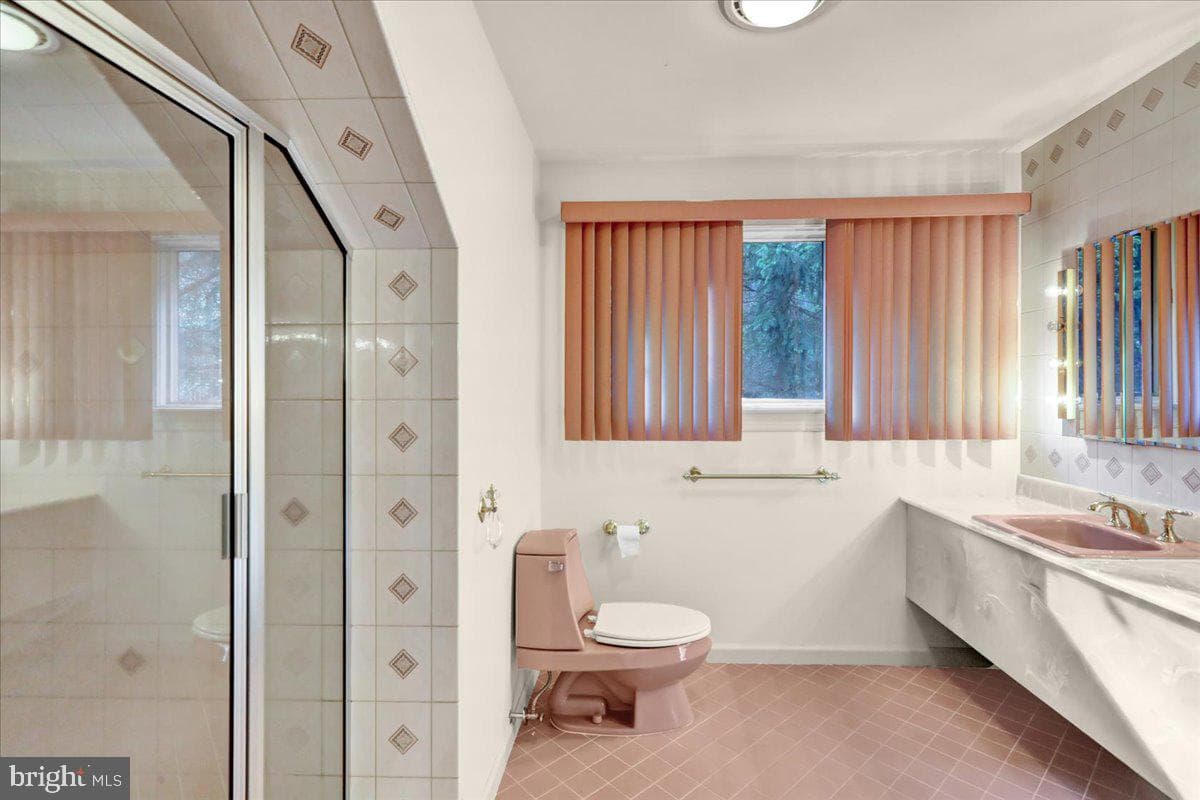 34 Hessian Boulevard photo 45