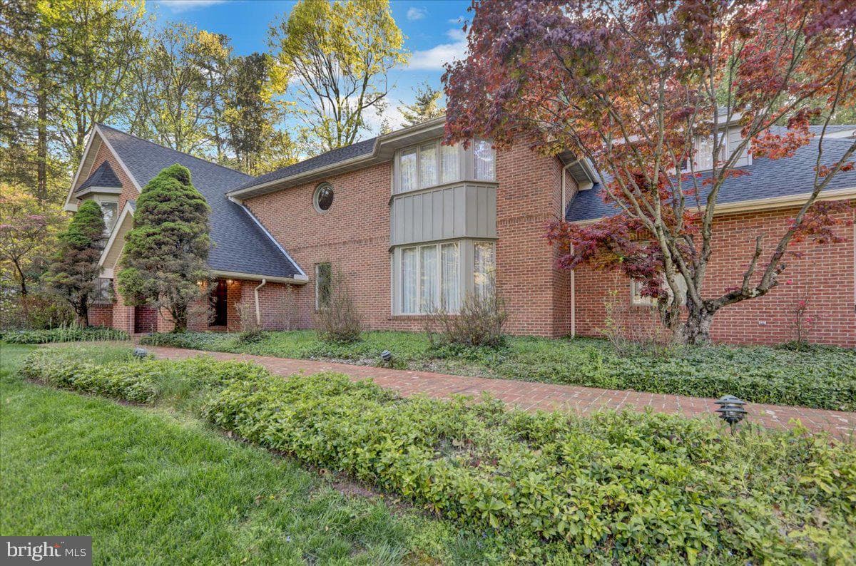 34 Hessian Boulevard photo 5