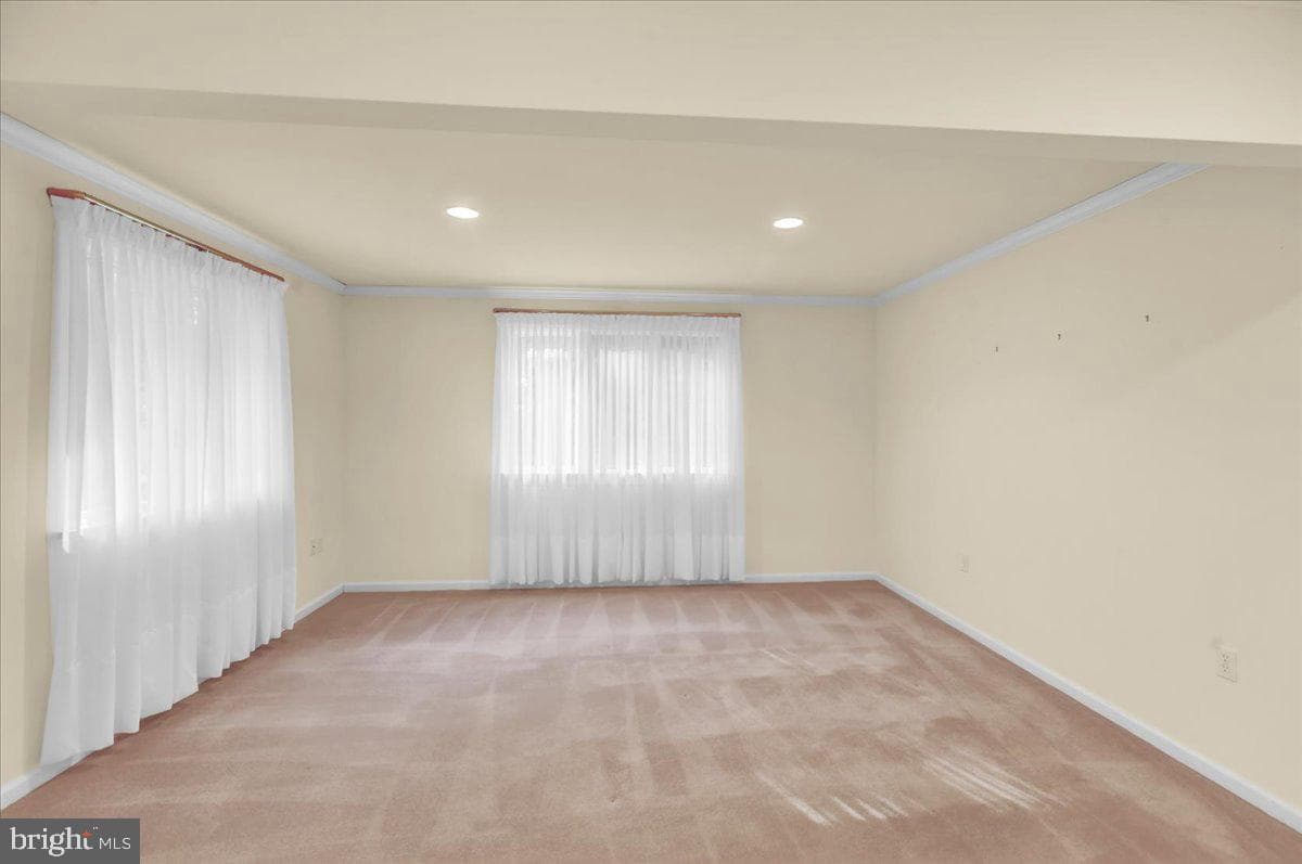 34 Hessian Boulevard photo 52