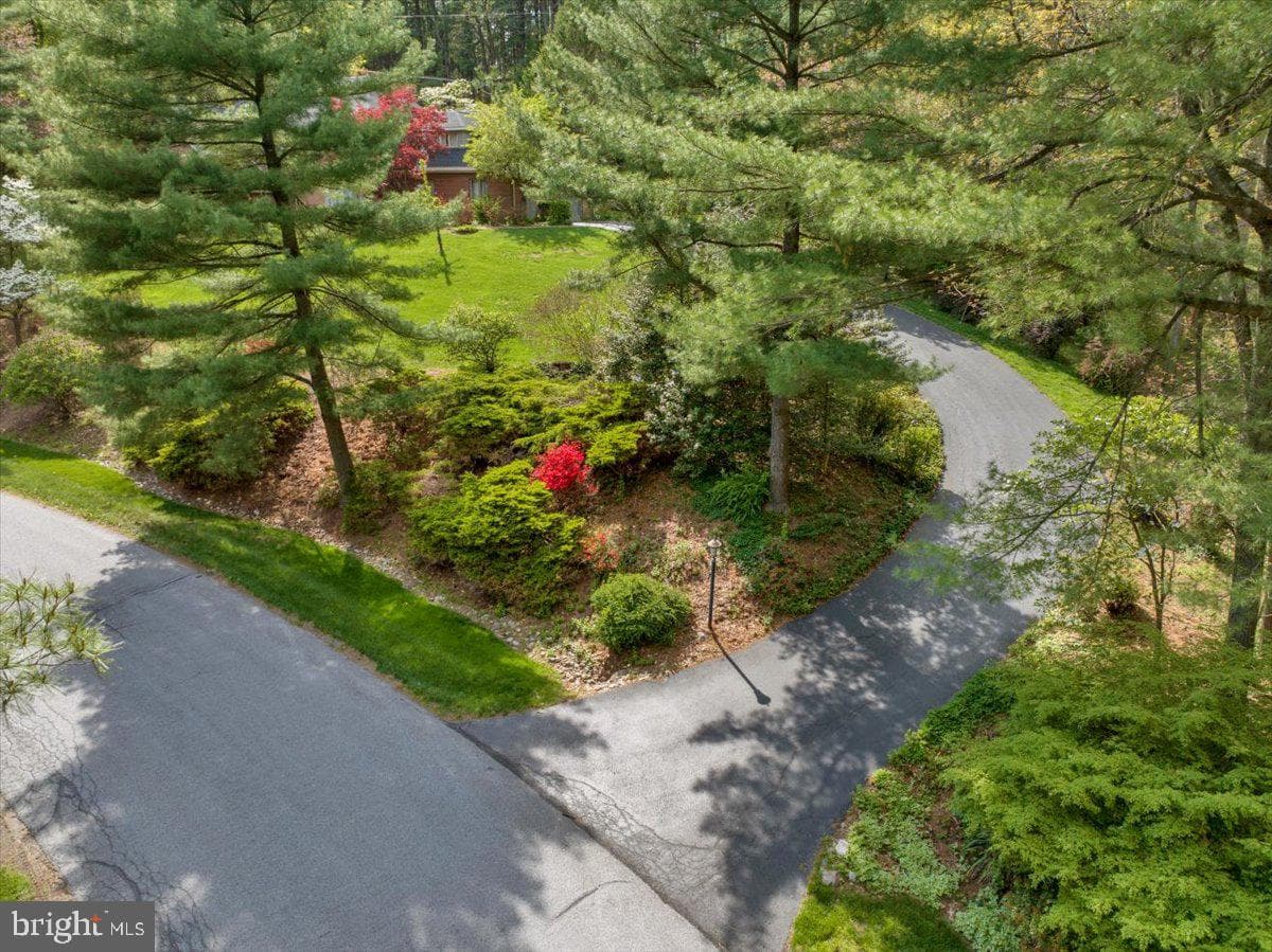 34 Hessian Boulevard photo 68