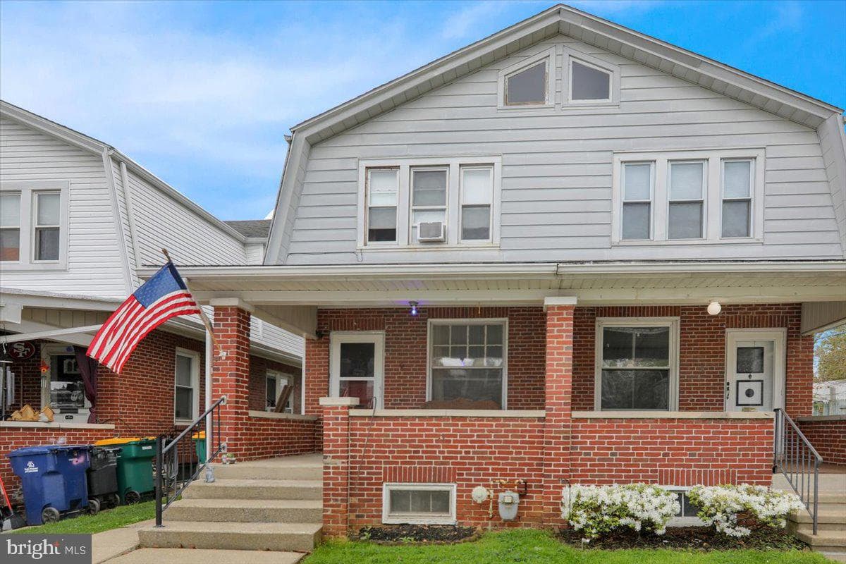 2406 Noble Street photo 2