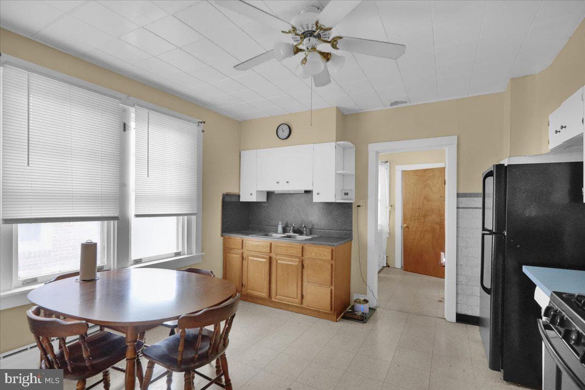 2406 Noble Street photo 8