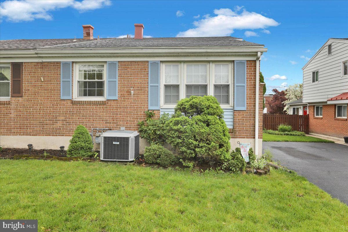 202 Columbia Avenue photo 3