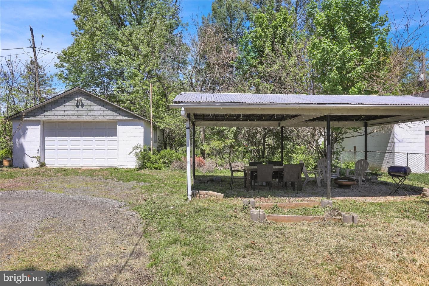 2023 Spring Street photo 24