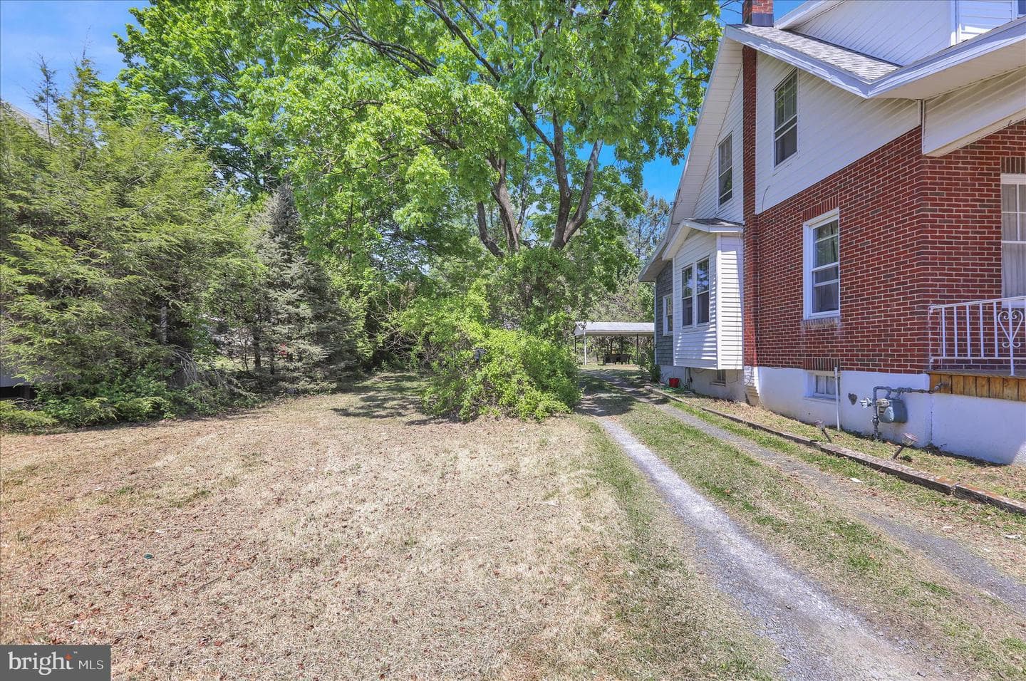 2023 Spring Street photo 3