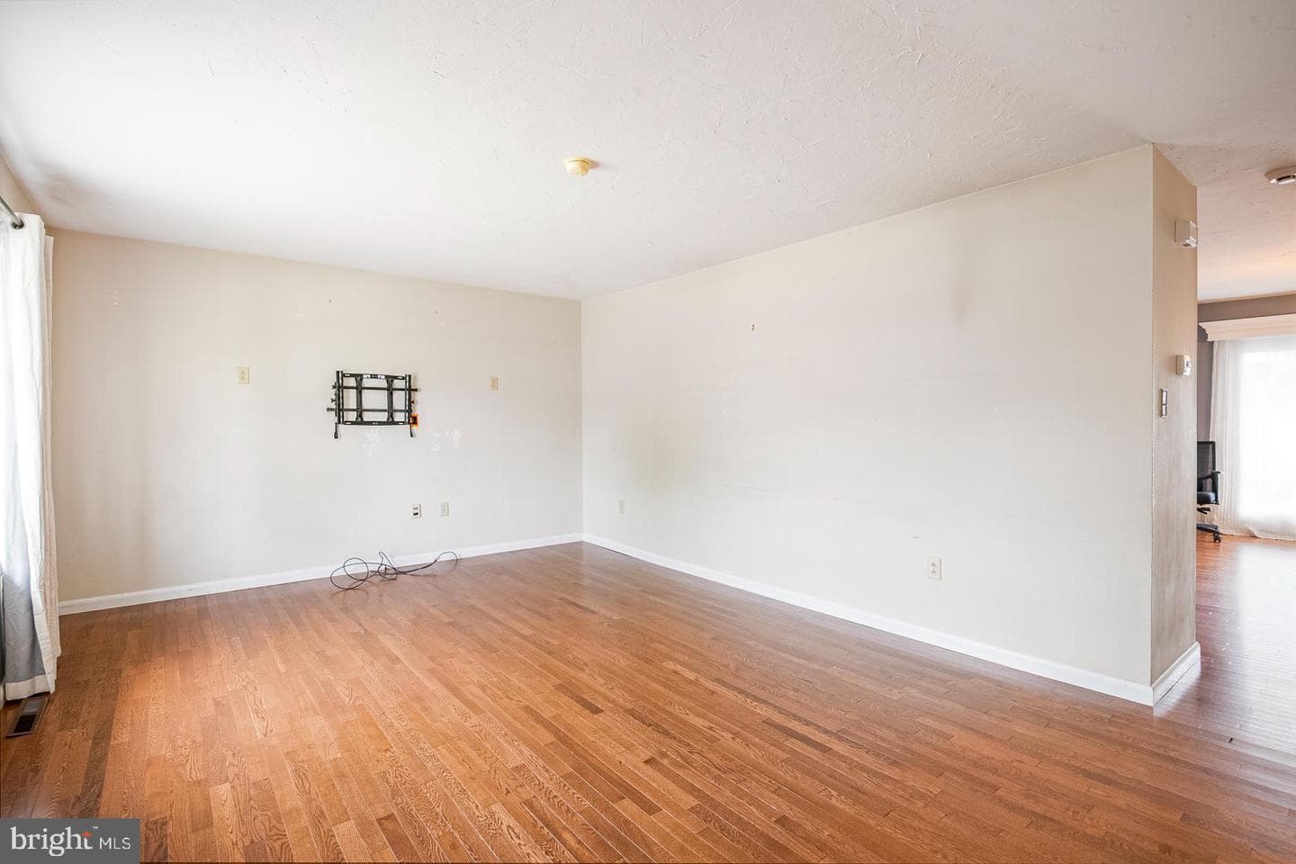 2519 Girard Avenue photo 6