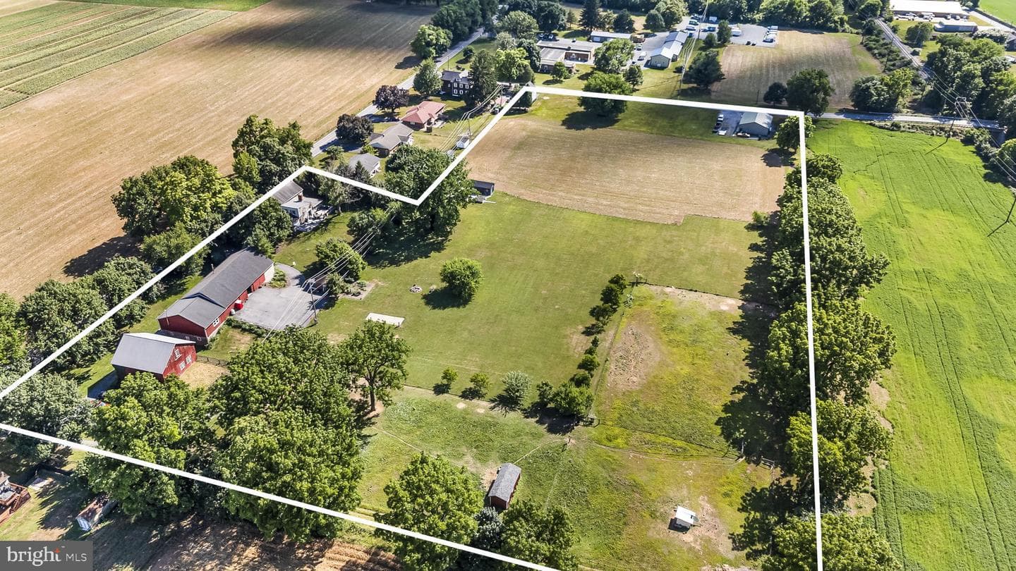 416 Snyder Road photo 3