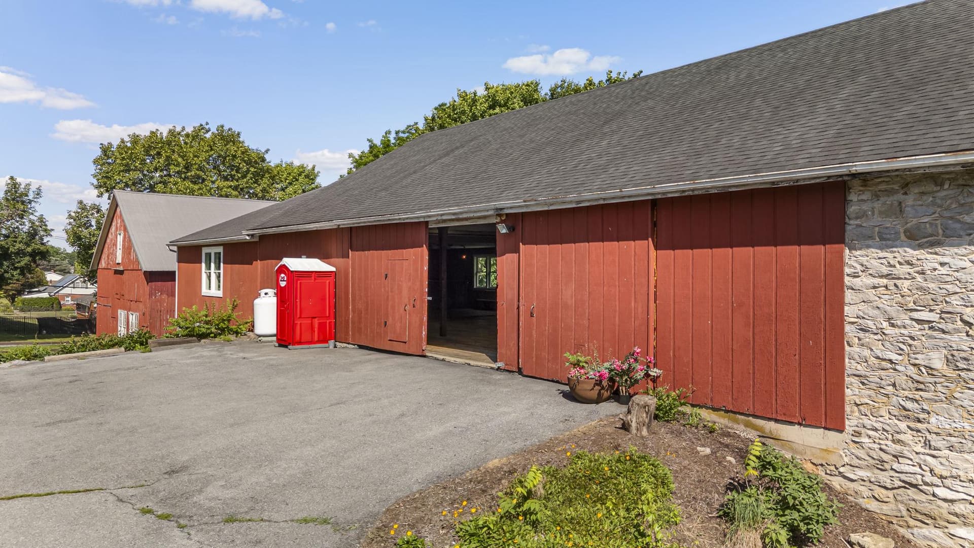 416 Snyder Road photo 57
