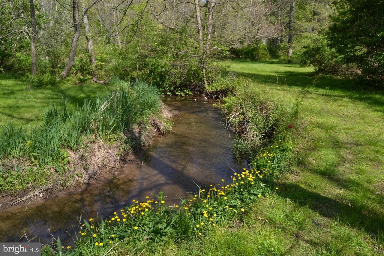 1045 Route 100 photo 10