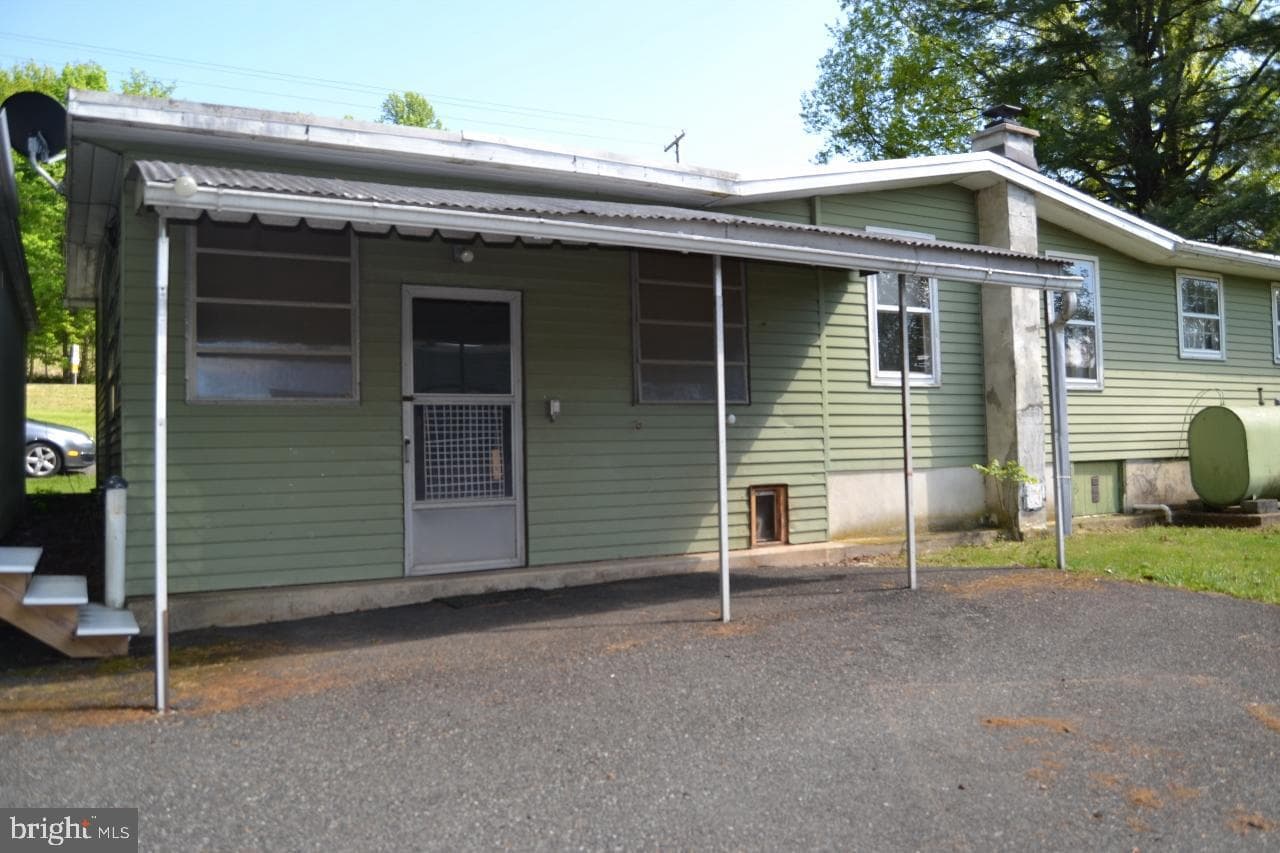 1045 Route 100 photo 17