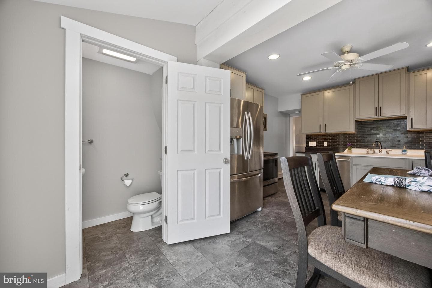 124 S Franklin Street photo 10