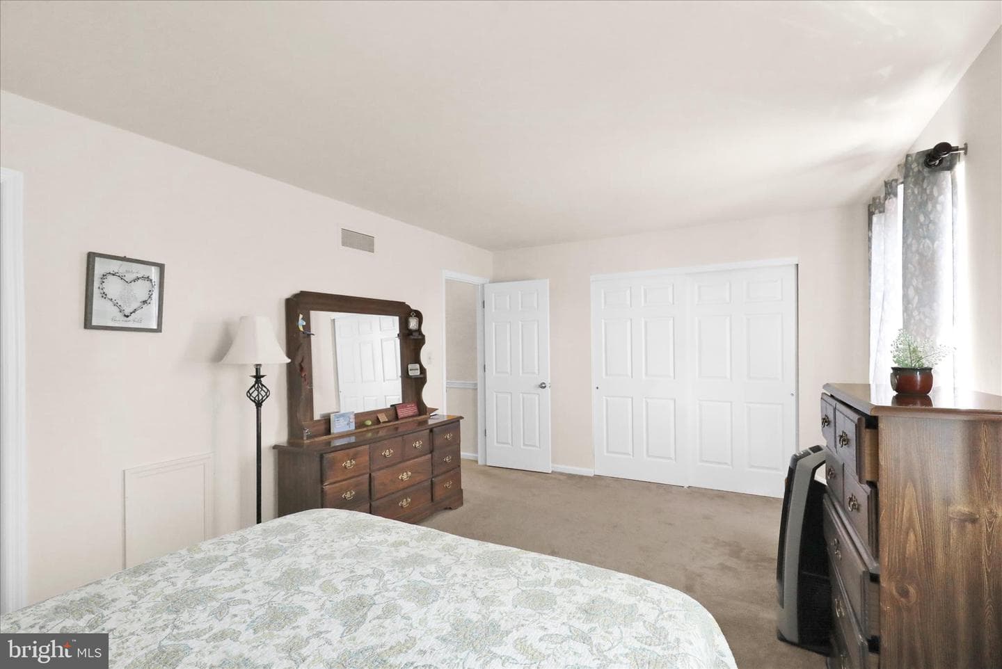240 Hickory Drive photo 11