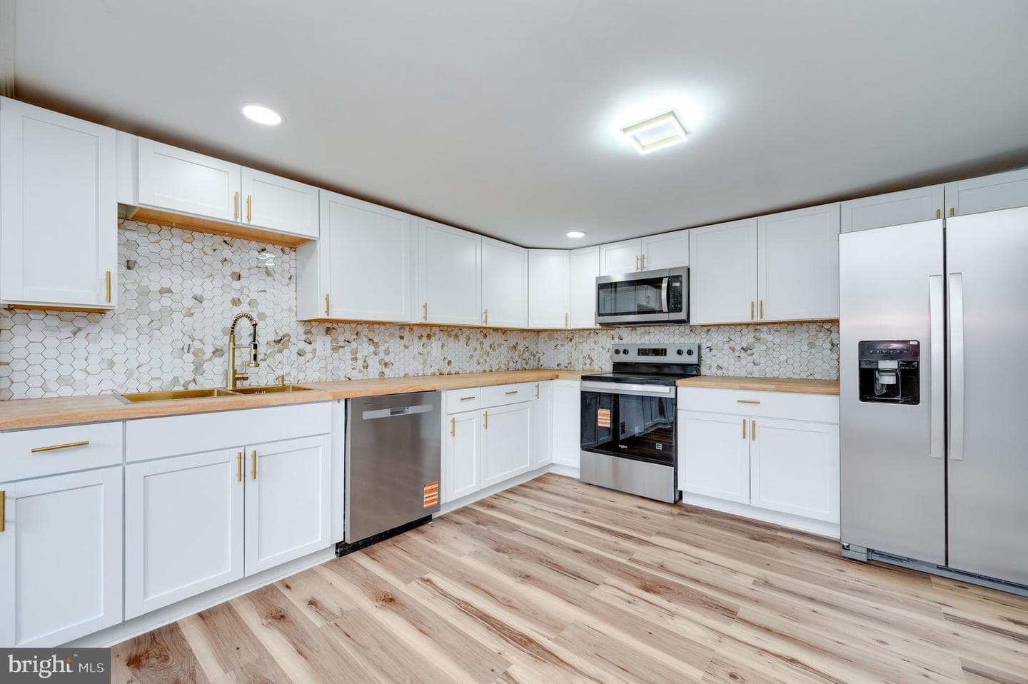 467 Hill Road photo 10