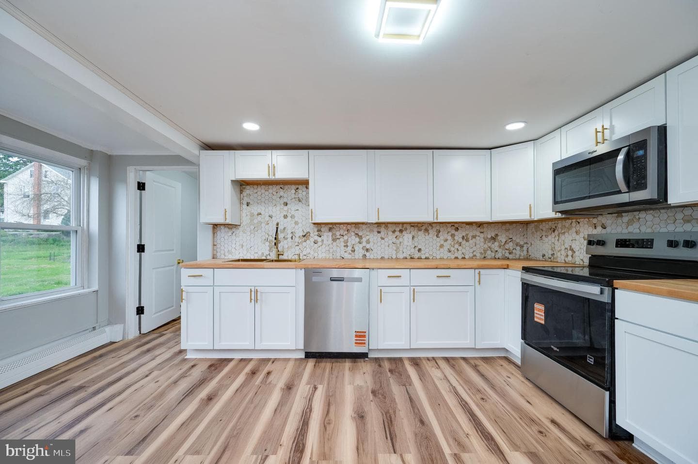 467 Hill Road photo 12