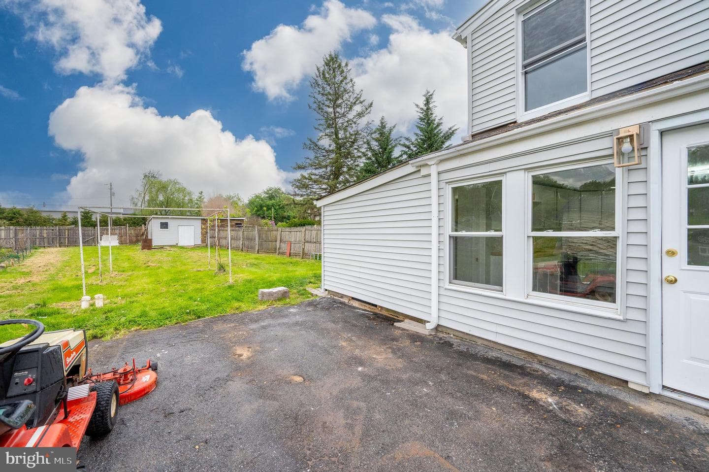 467 Hill Road photo 27