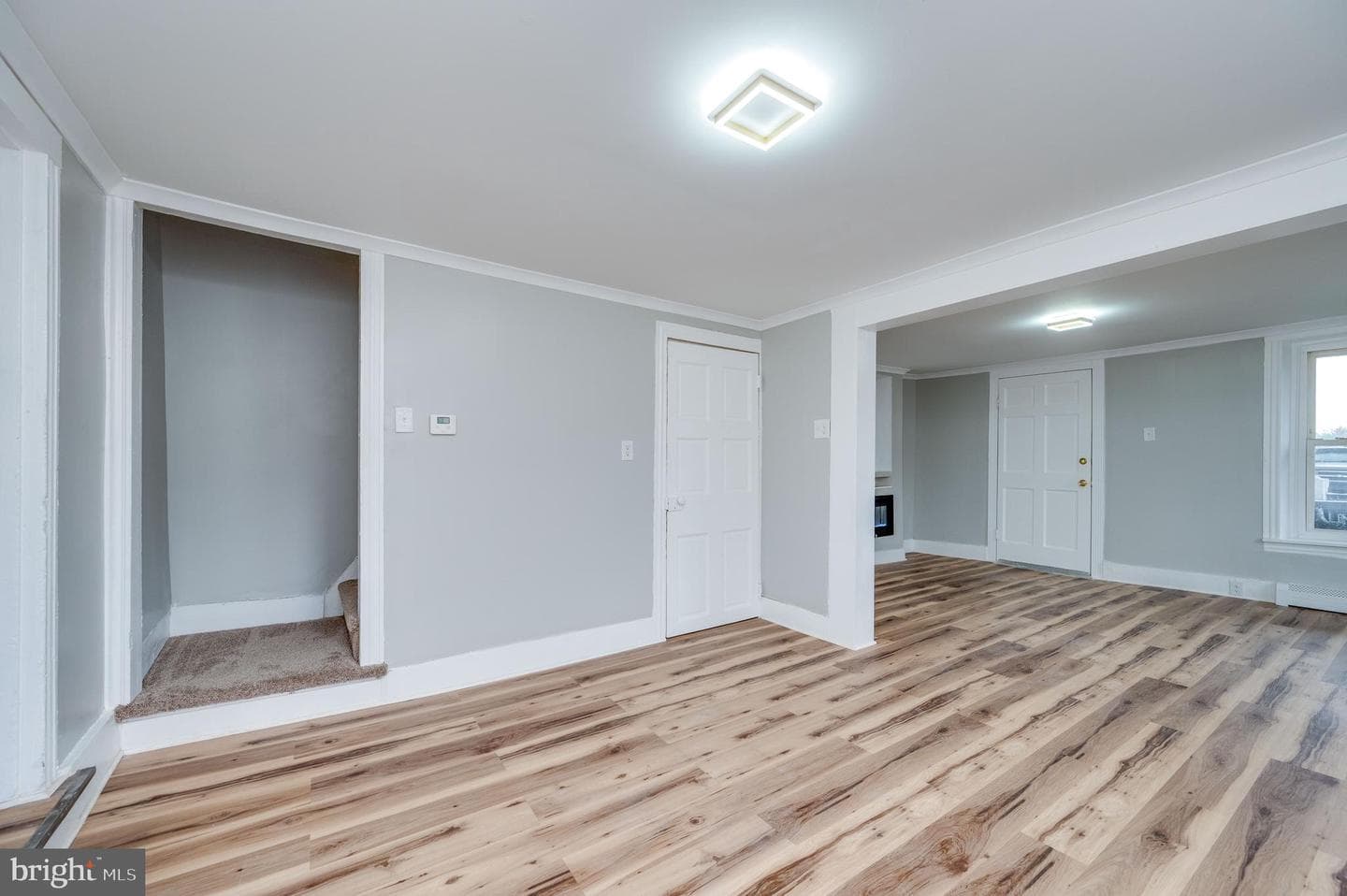 467 Hill Road photo 9