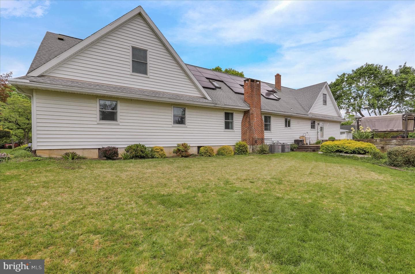 1818 Squire Court photo 36
