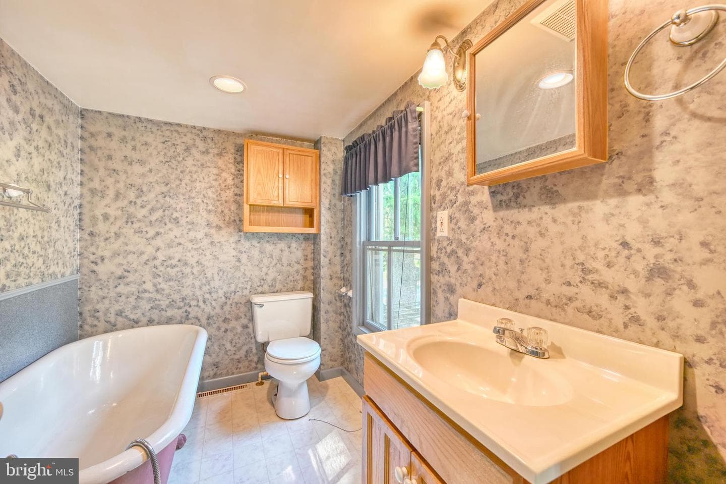 363 N Galen Hall Road photo 18