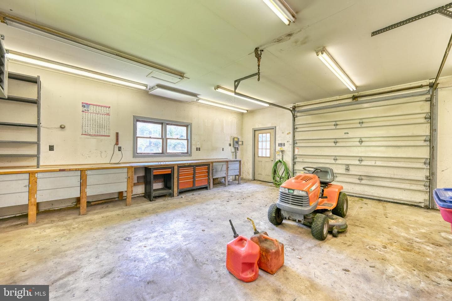 363 N Galen Hall Road photo 32