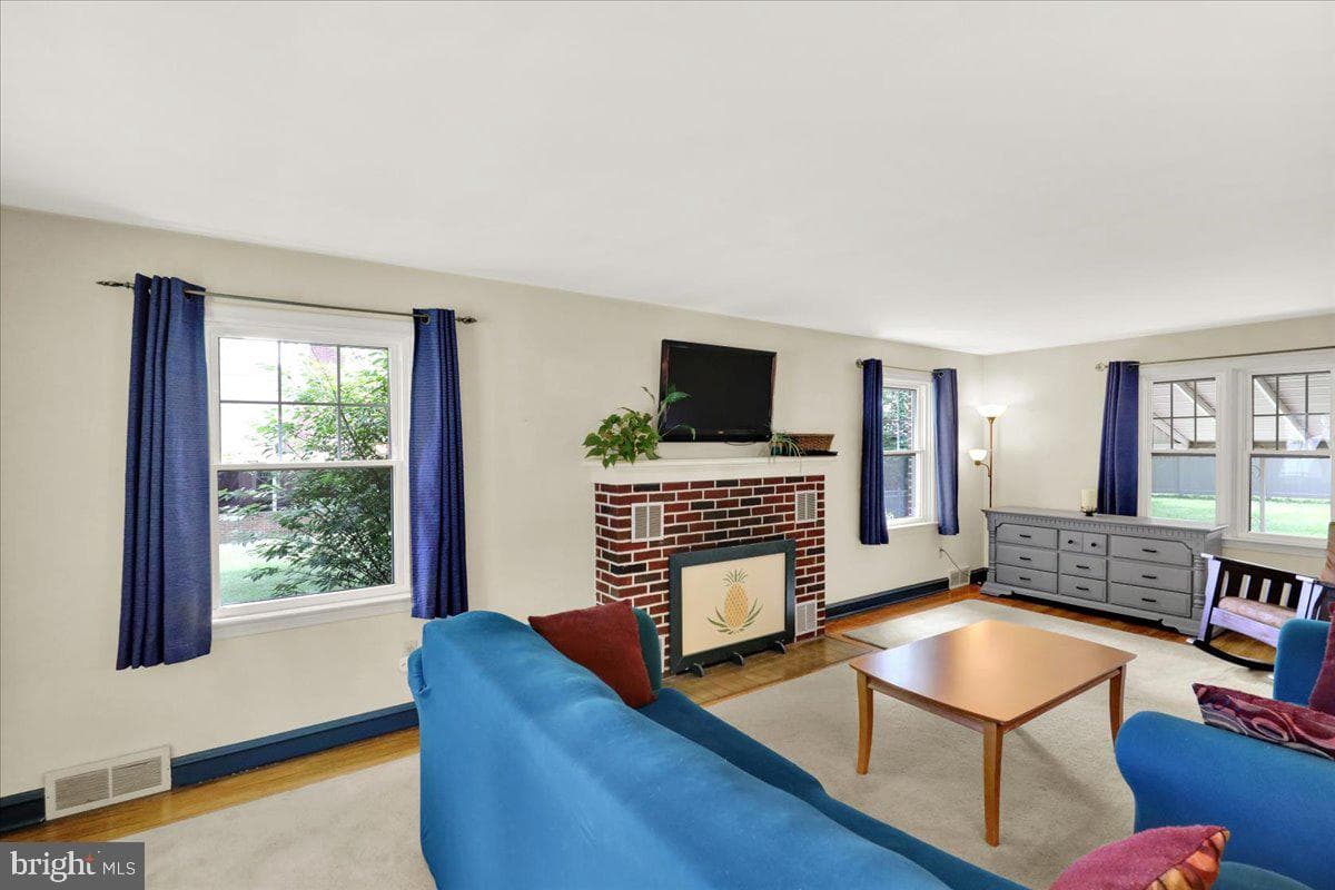4306 5th Avenue photo 4