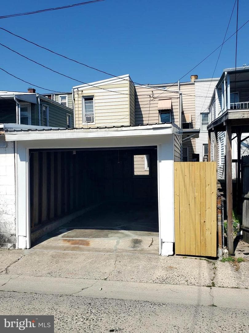 1557 N 10th Street photo 28