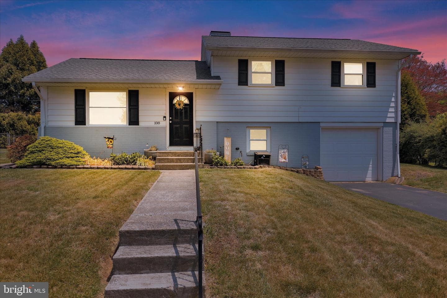 108 Center Lane photo 2
