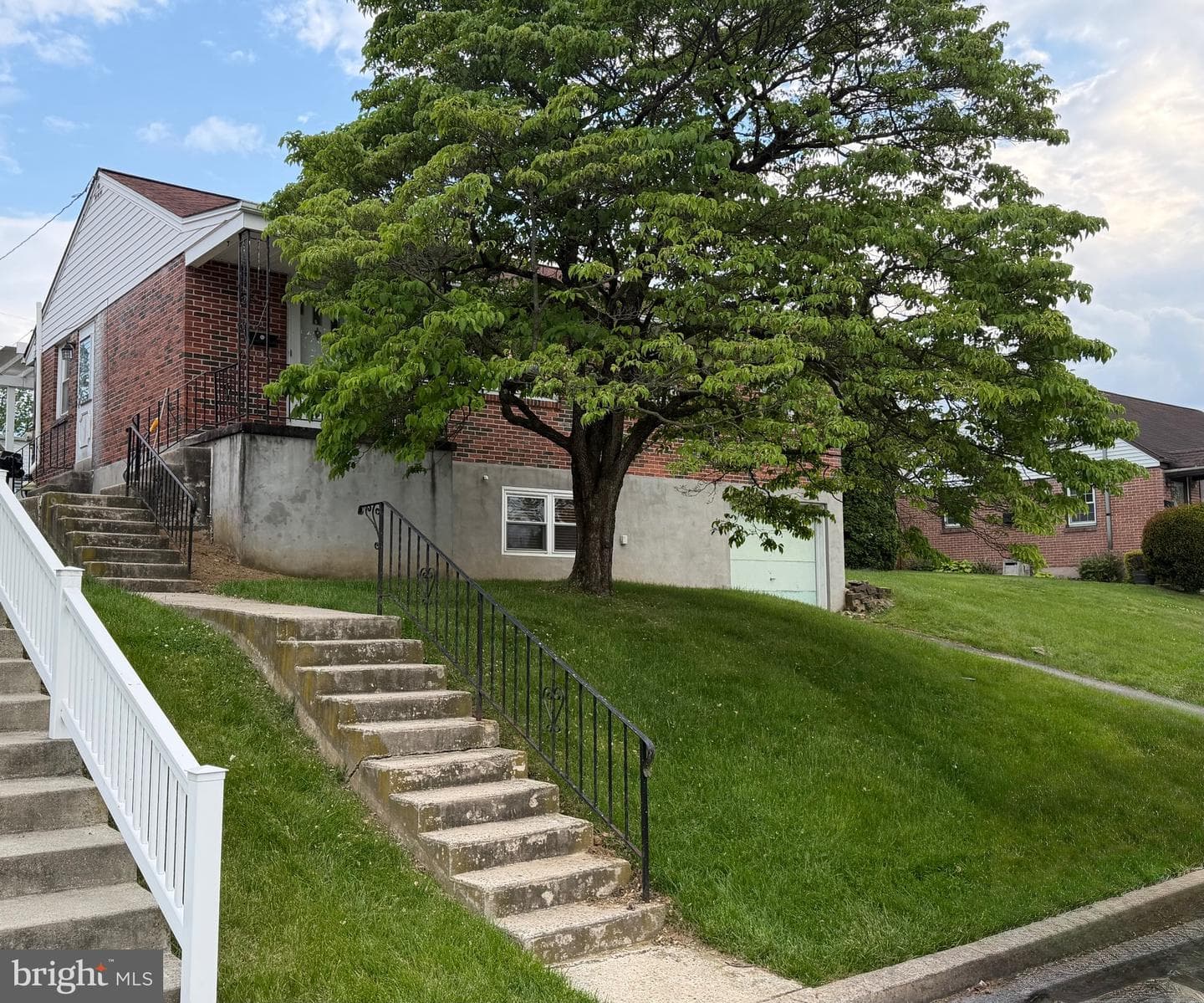 2312 Mckinley Avenue photo 2