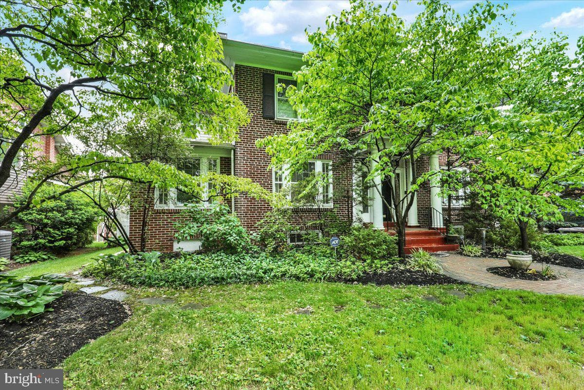 1506 Dauphin Avenue photo 4