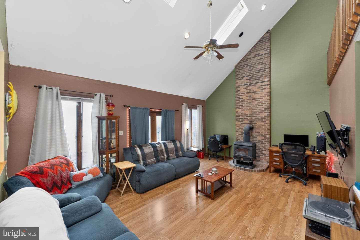10 Shade Road photo 6