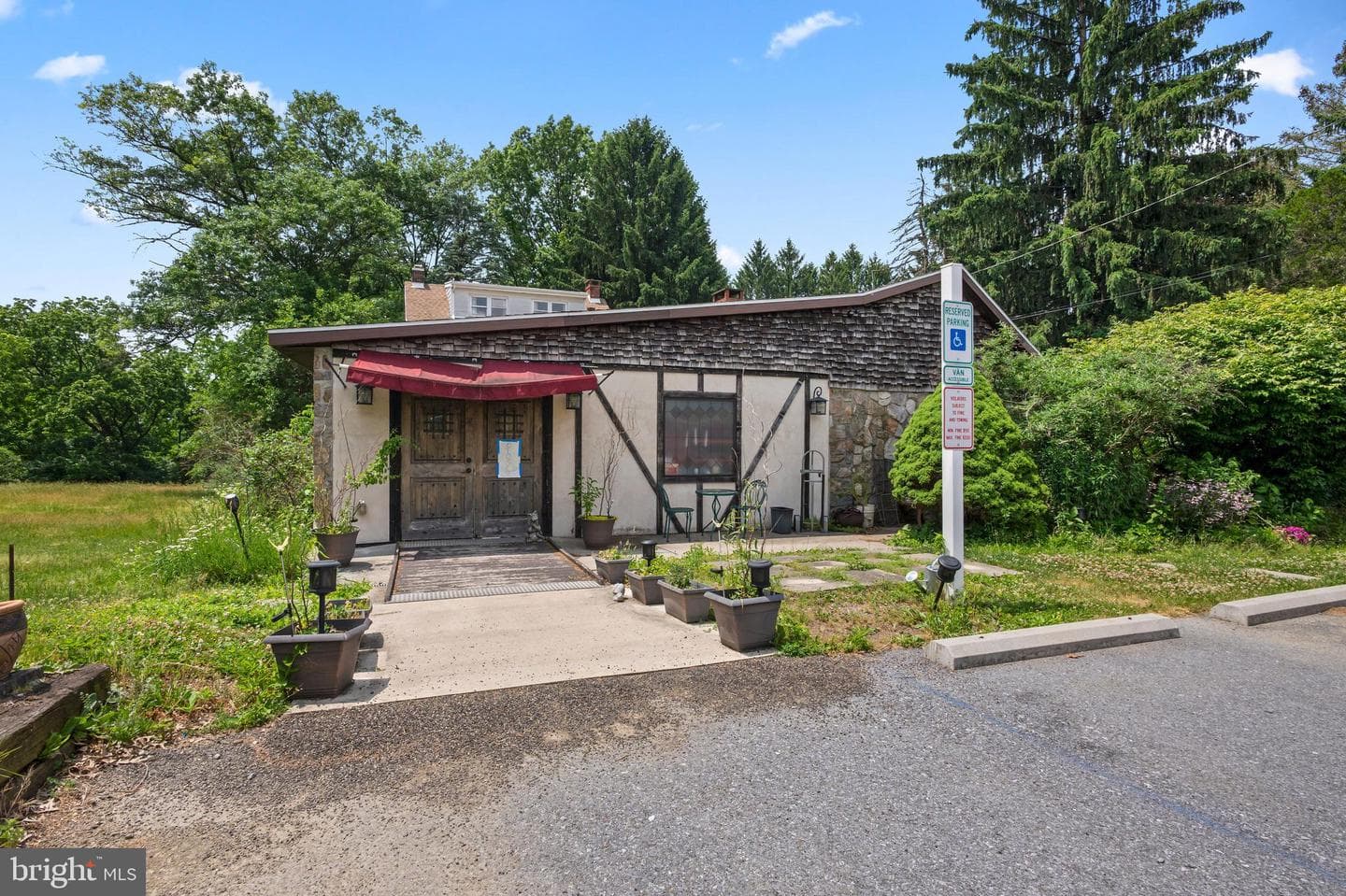 564 Blandon Road photo 4