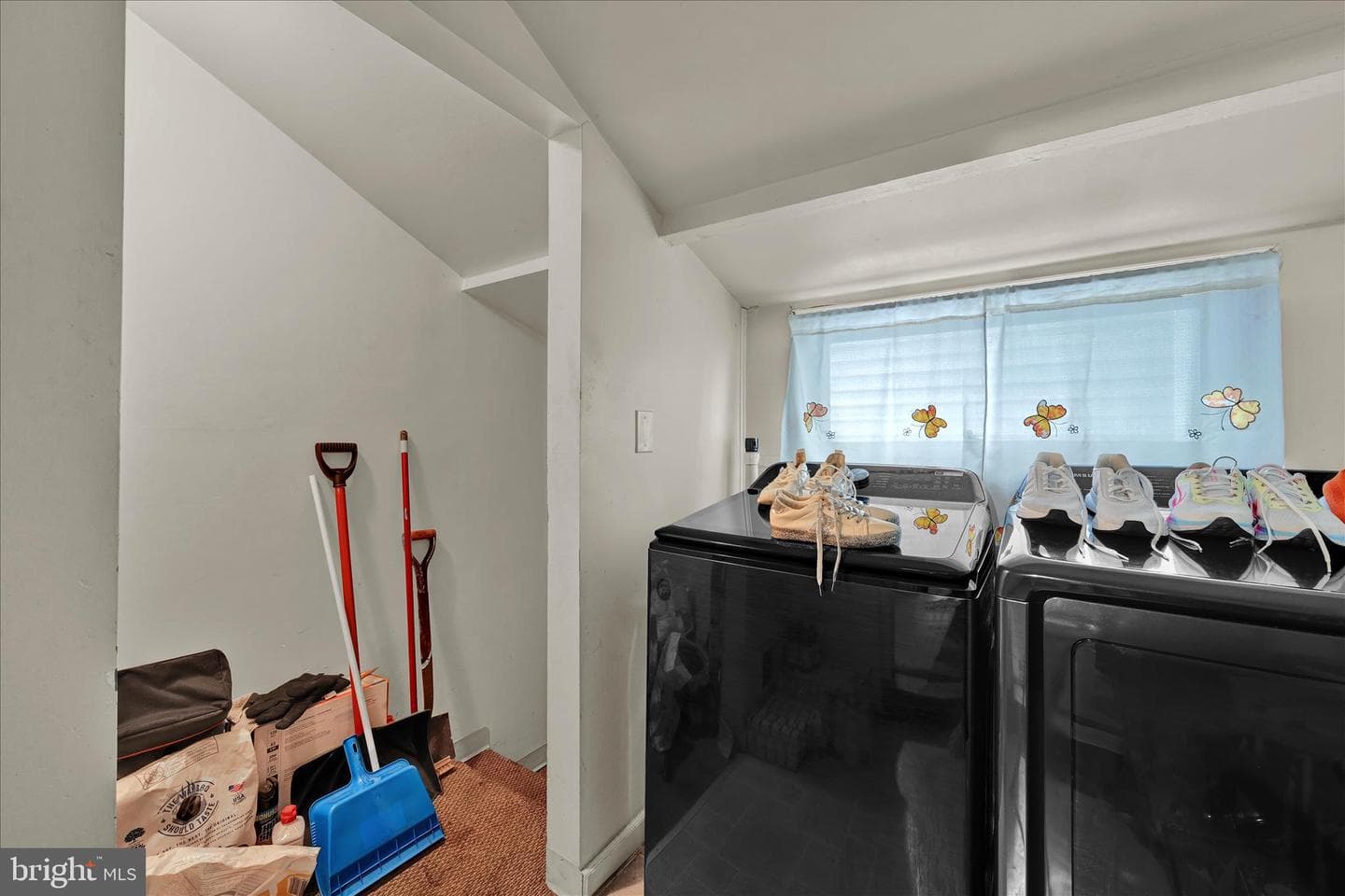 936 N Pike Street photo 24