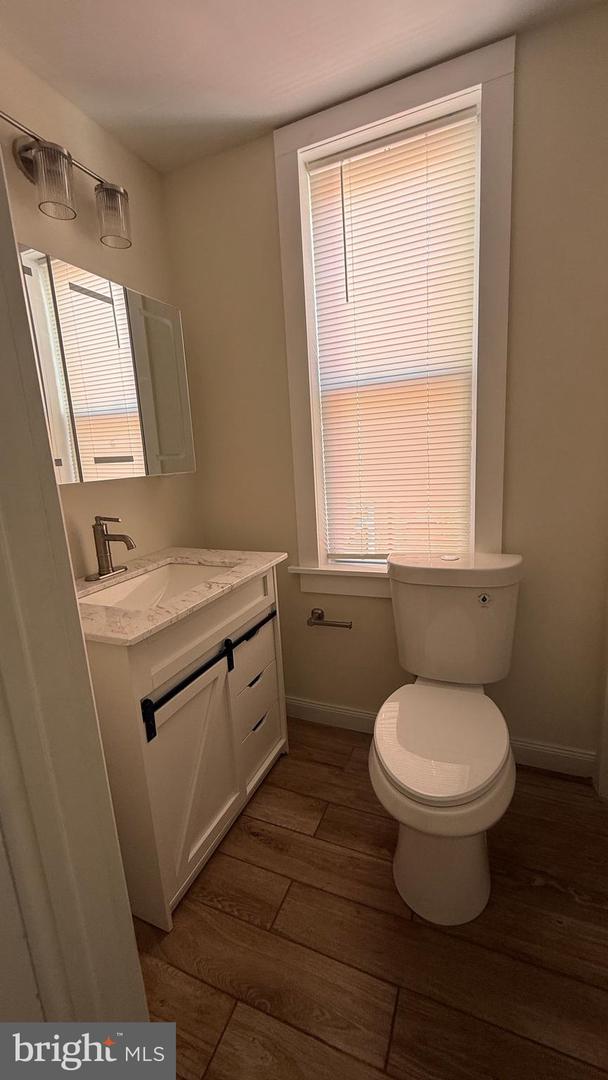342 W 2nd Street photo 16