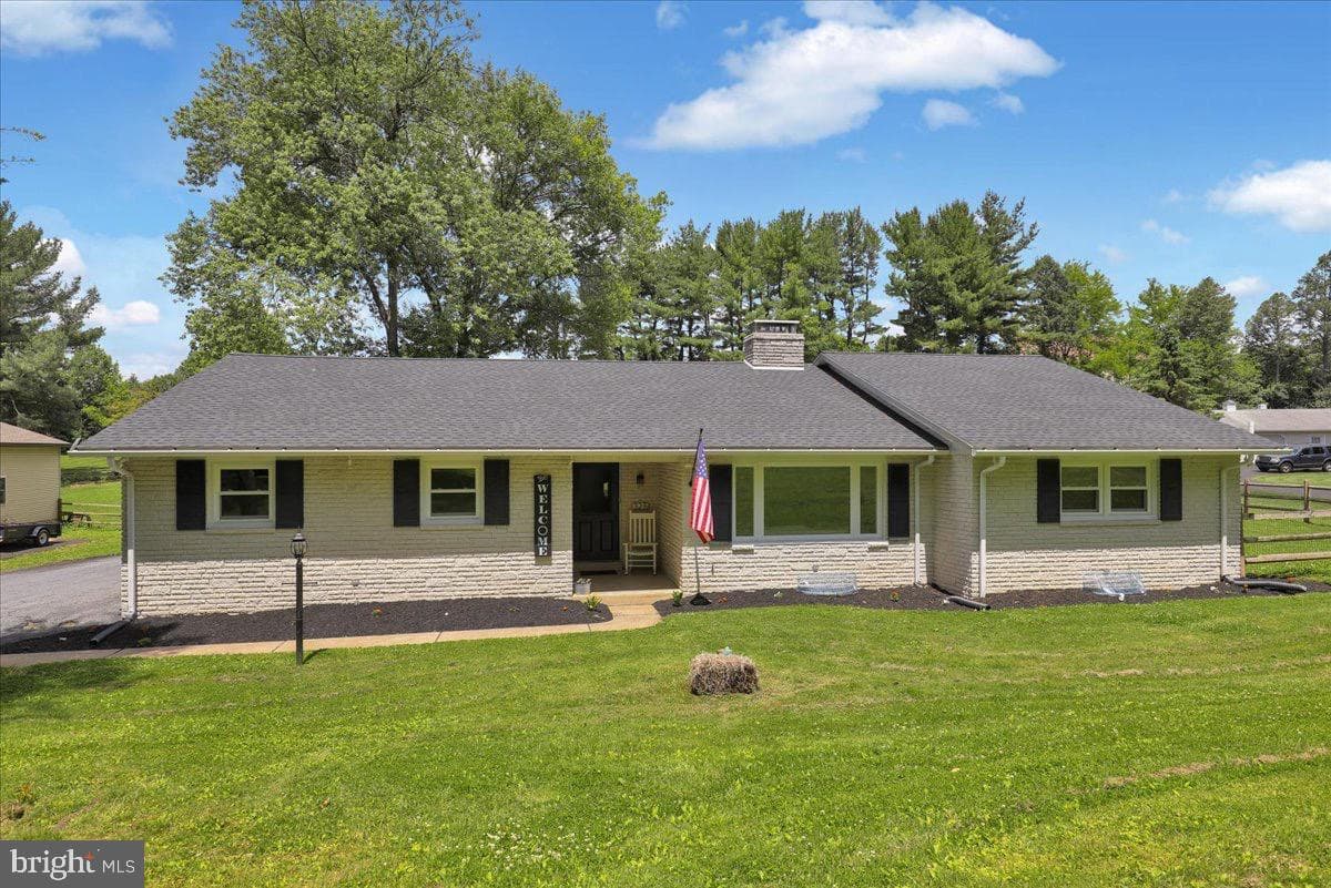 325 Faust Road photo 2