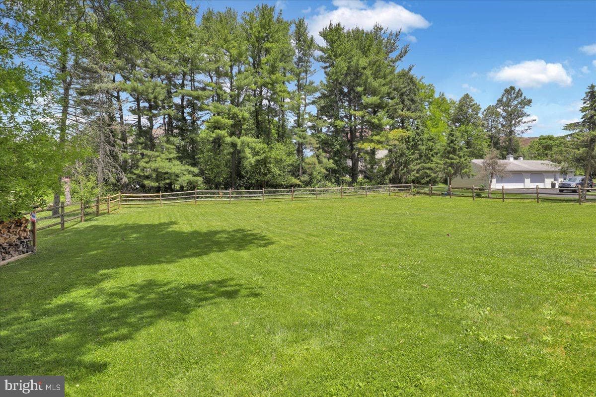 325 Faust Road photo 39