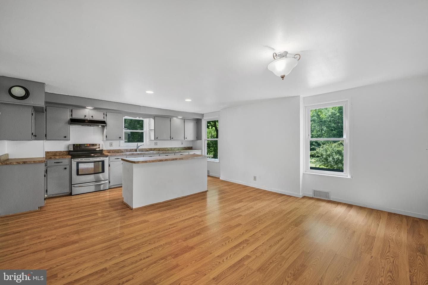 108 Poplar Road photo 11