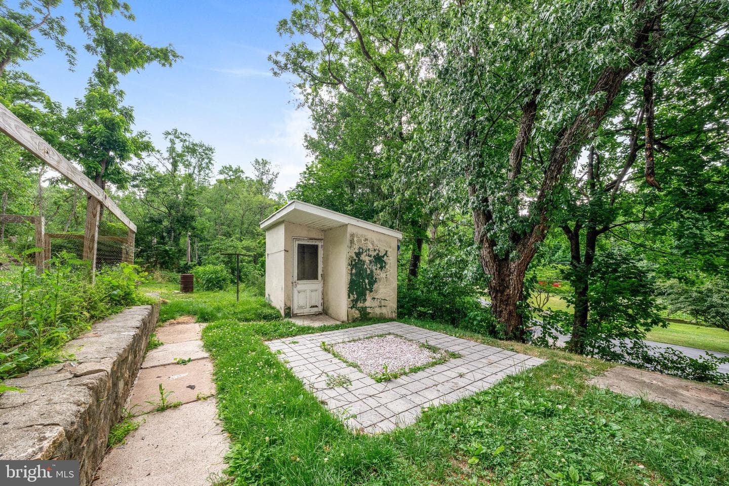 108 Poplar Road photo 37