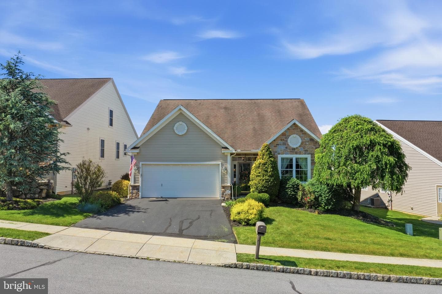 412 Westbury Drive photo 38
