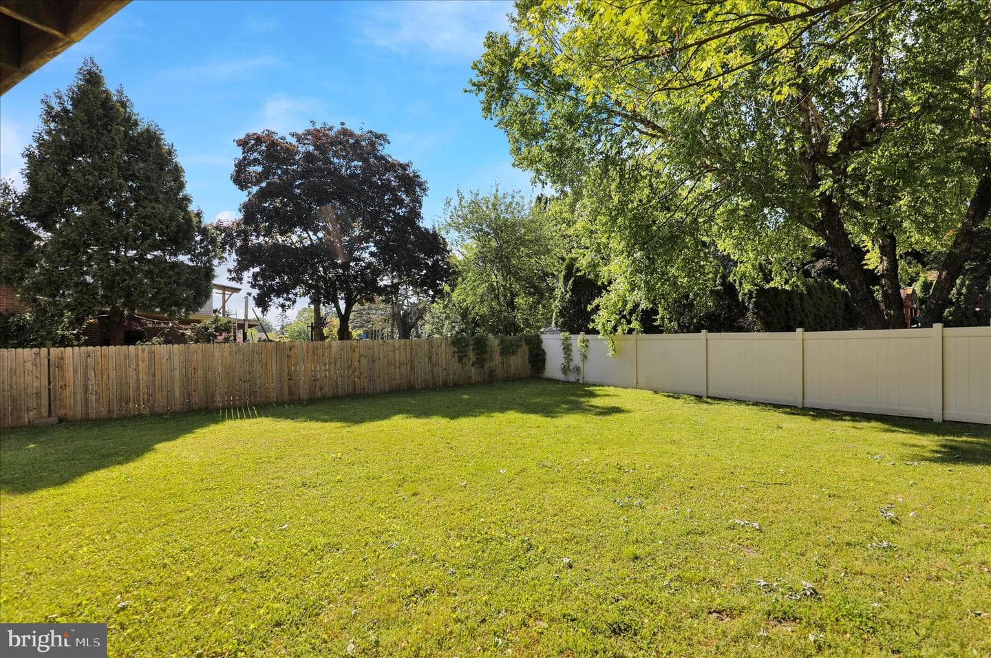 97 Wellington Boulevard photo 37