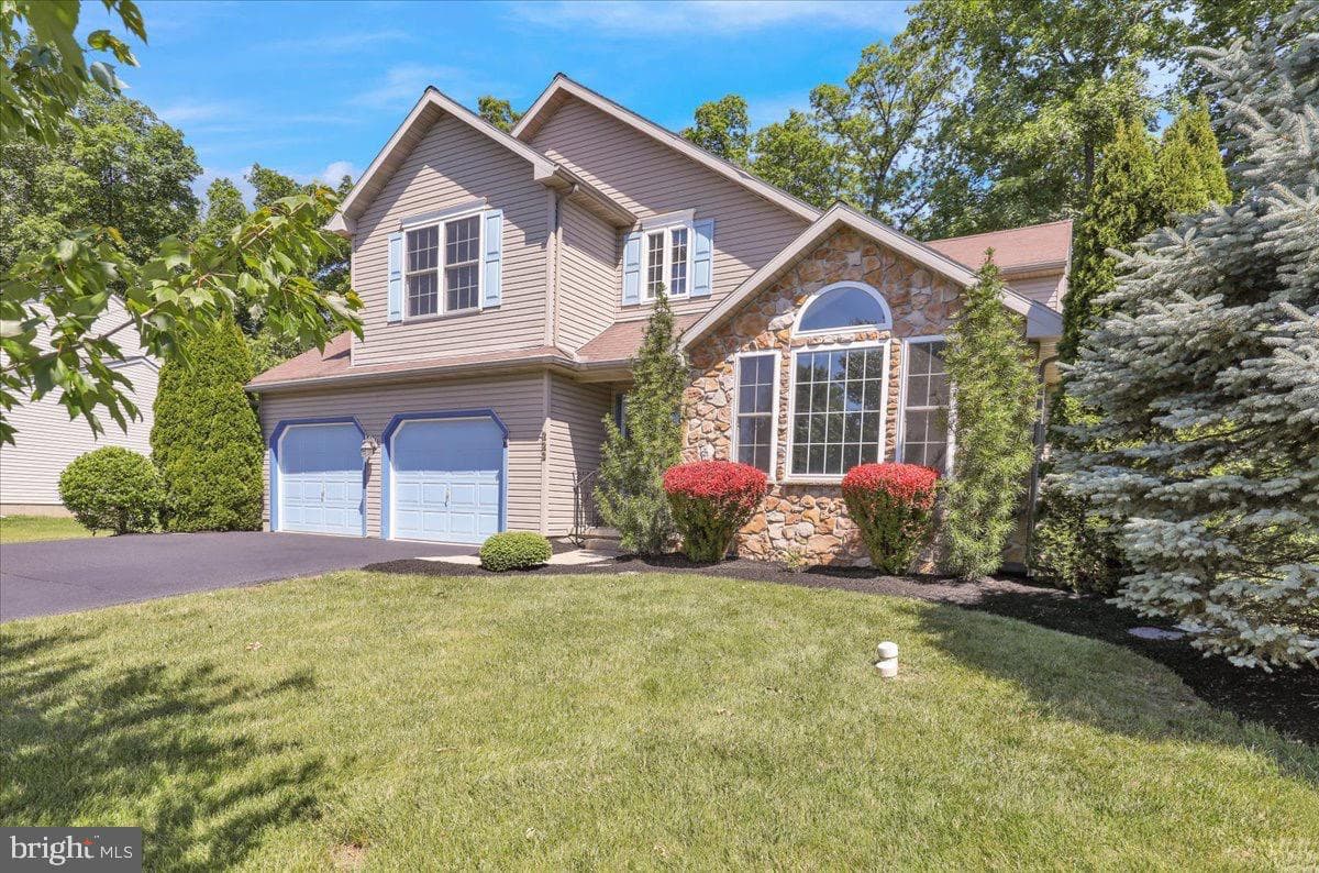 223 Woodbridge Lane photo 3