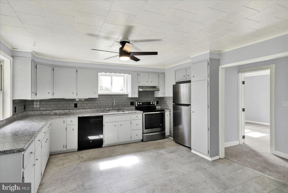 4114 Sefranka Road photo 6