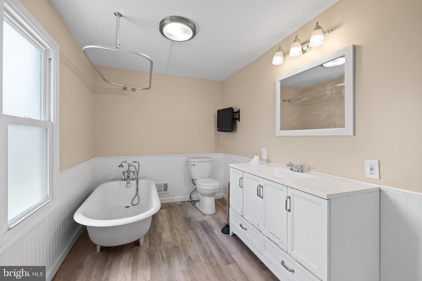 218 Cinder Street photo 17